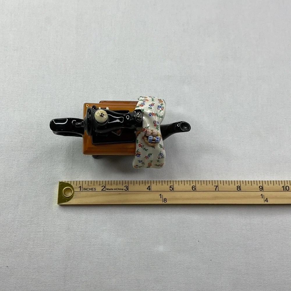 Vintage Cardew Design Porcelain Mini Infusion Sewing Machine Tea Pot England